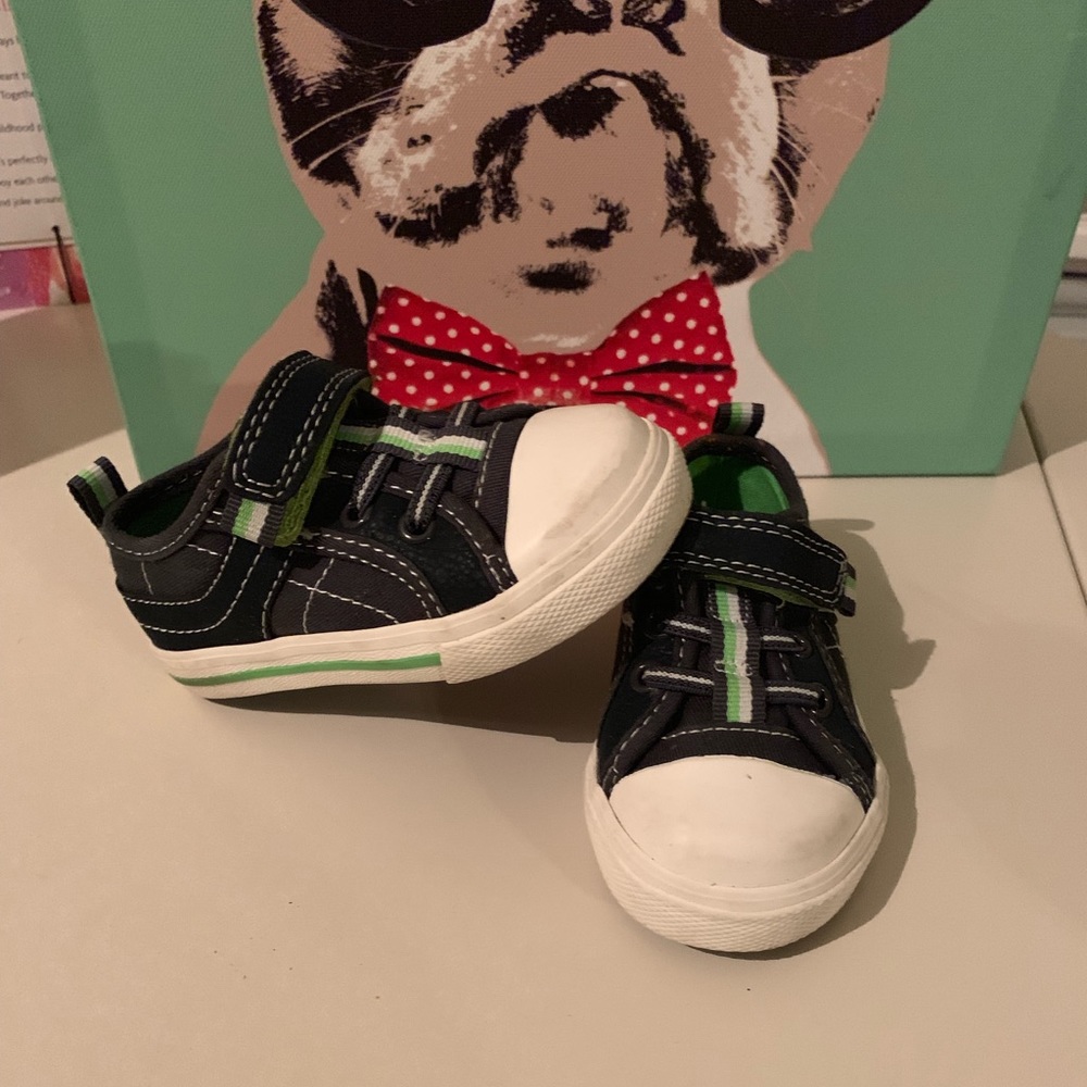 6c Toddler Cat and Jack shoes